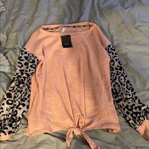 Animal print sleeved top